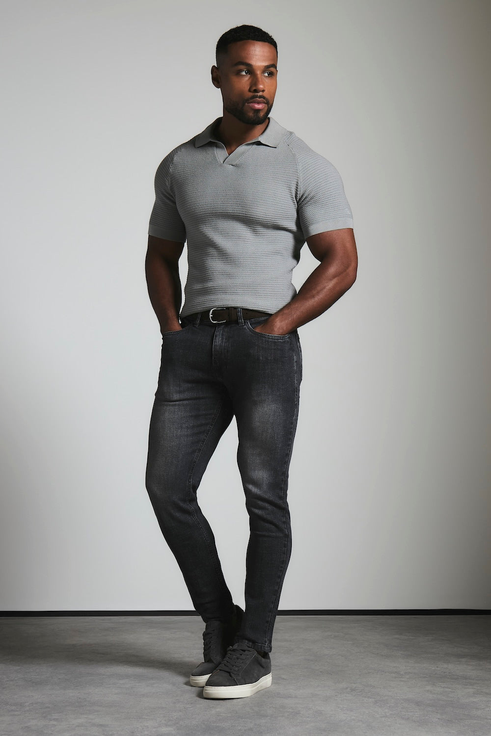 Muscle Fit Stretch Jeans in Grey