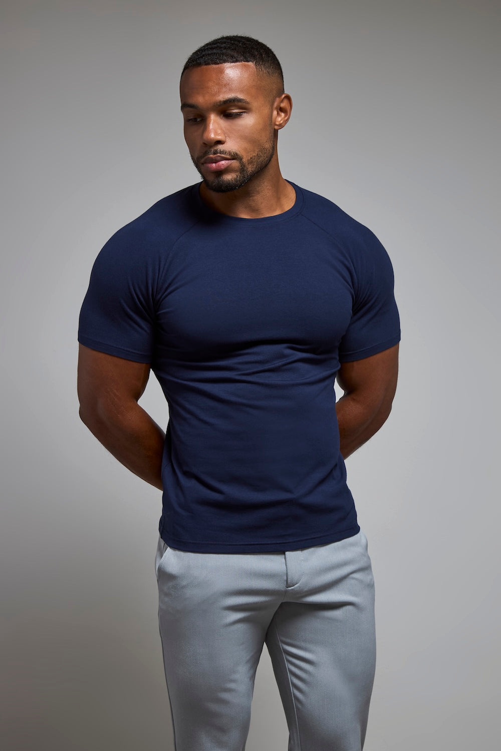Muscle Fit Crew Neck T-Shirt in Navy