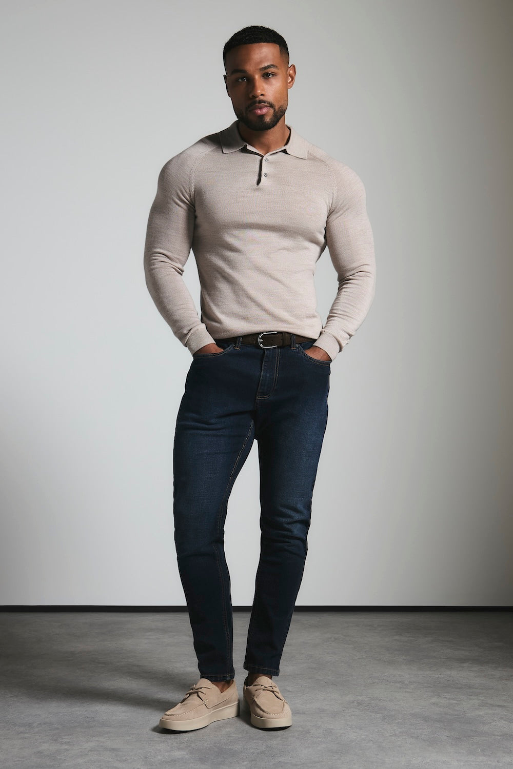 Muscle Fit Stretch Jeans in Dark Blue