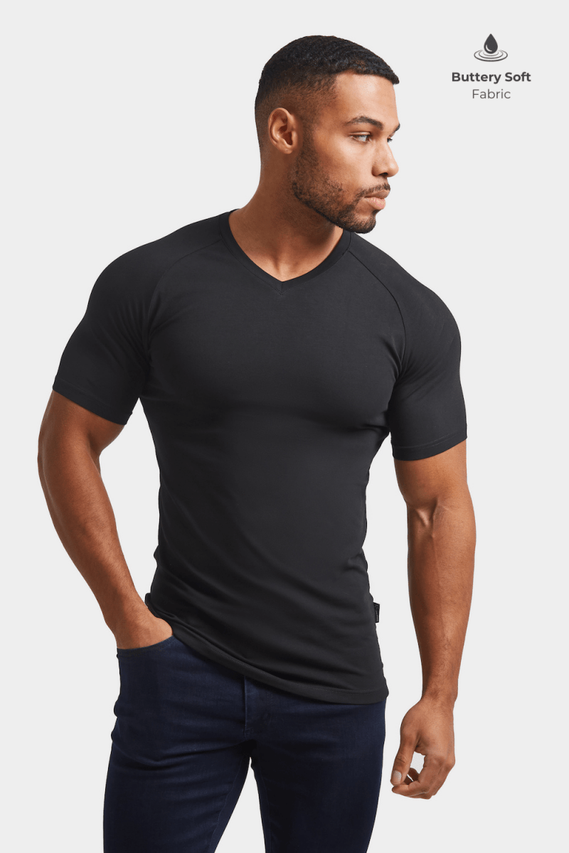 Premium Muscle Fit V-Neck in Black - TAILORED ATHLETE - ROW