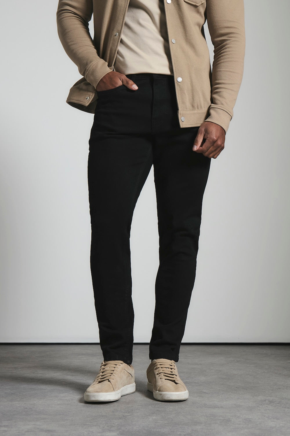 Muscle Fit Stretch Jeans in Black