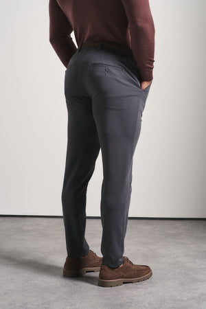 Muscle Fit Essential Trouser in Graphite