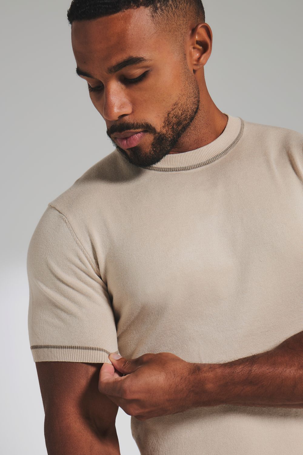 Contrast Tipped Knitted T-Shirt in Light Stone