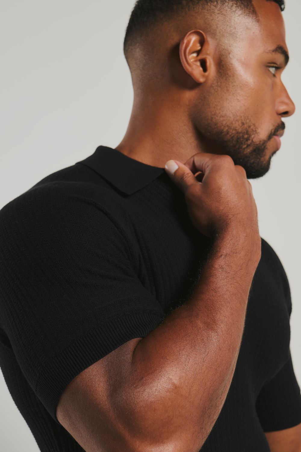 Textured Knitted V-Neck Open Collar Polo Shirt in Black