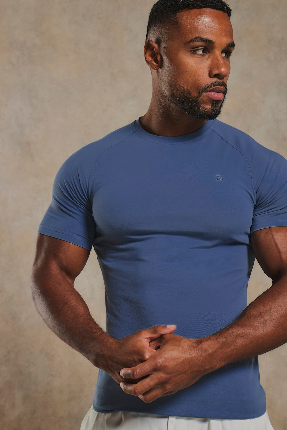 Muscle Fit T-Shirt in Airforce