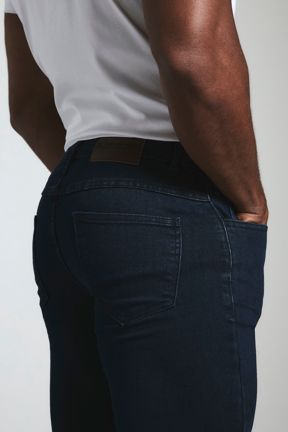 Muscle Fit Jeans in Indigo