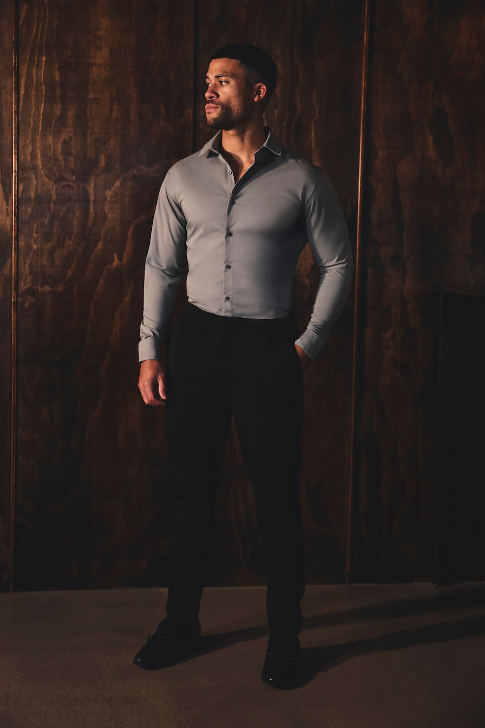 Muscle Fit Dress Shirt in Grey