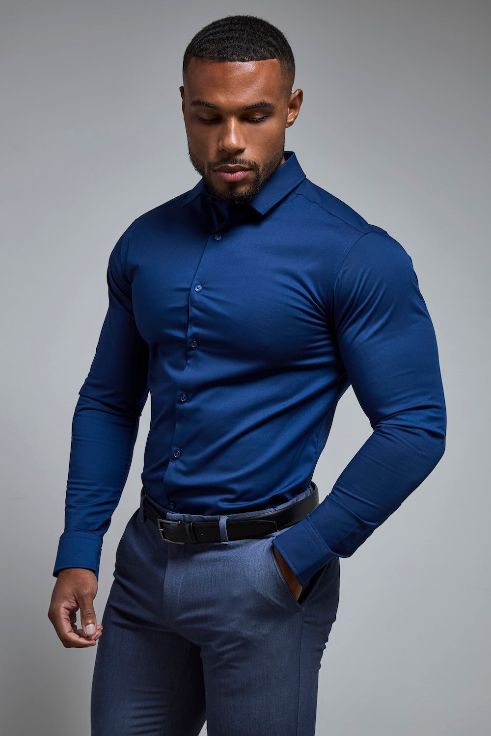 Muscle Fit Dress Shirt in Navy