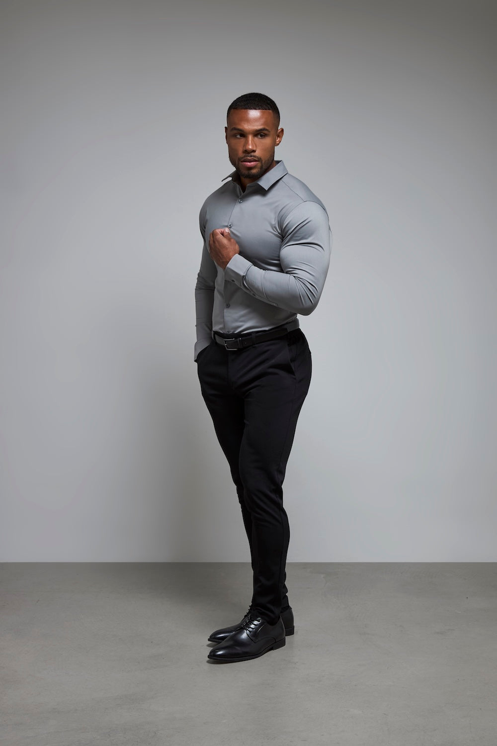 Muscle Fit Dress Shirt in Grey