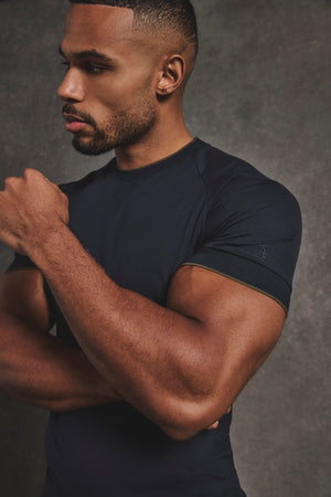 Fine Tipped T-Shirt in Navy and Khaki