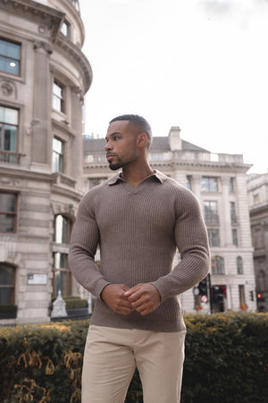 Fisherman Rib Open Collar Polo Shirt in Brown