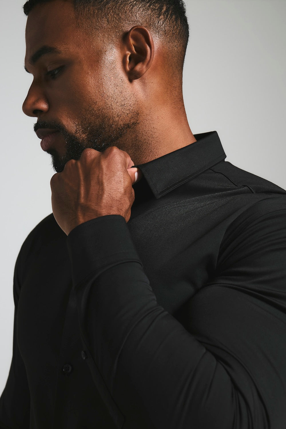 Muscle Fit Dress Shirt in Black