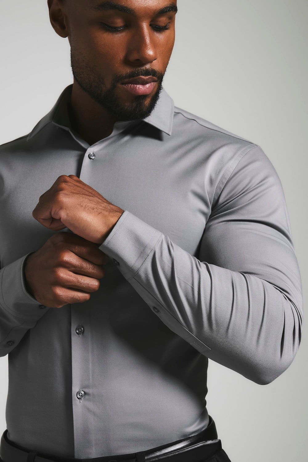 Muscle Fit Dress Shirt in Grey