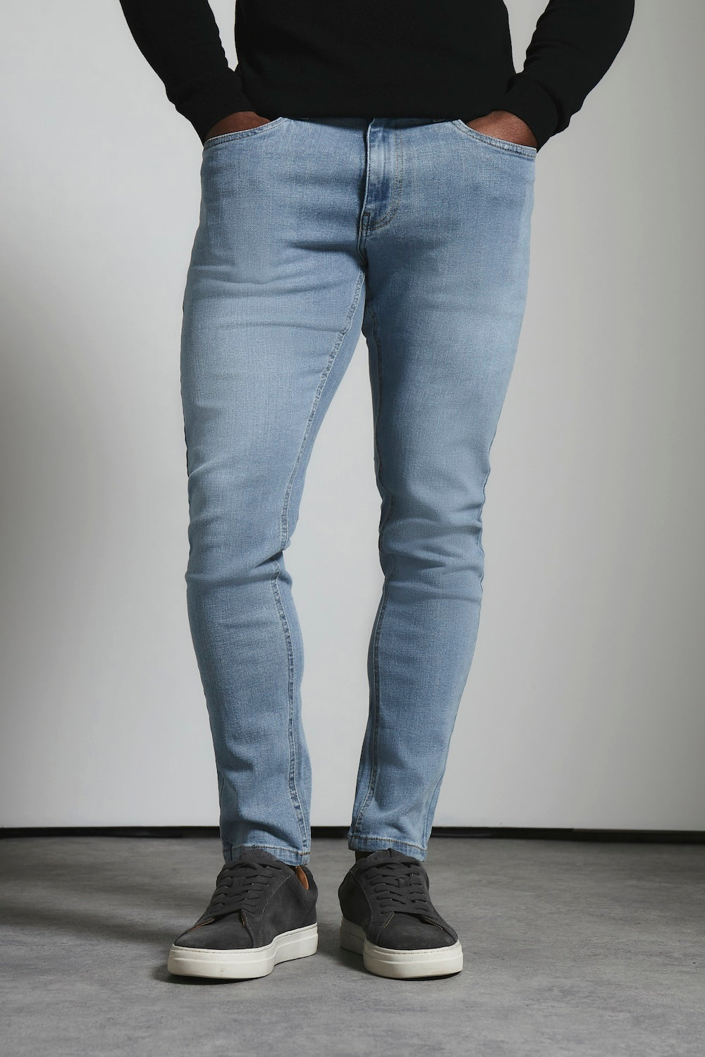 Muscle Fit Stretch Jeans in Light Blue