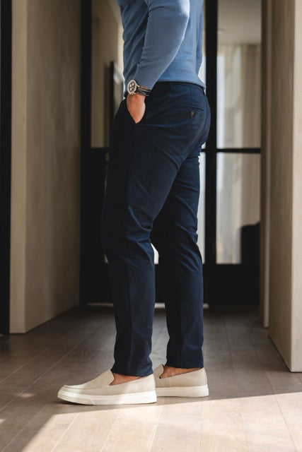 Muscle Fit Cotton Stretch Chino Trouser in Navy