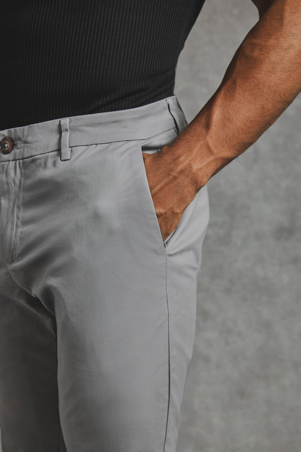 Muscle Fit Cotton Stretch Chino Trouser in Pale Grey