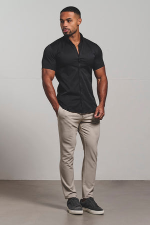 Muscle Fit Short Sleeve Signature Shirt in Black