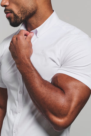 Muscle Fit Short Sleeve Signature Shirt in White