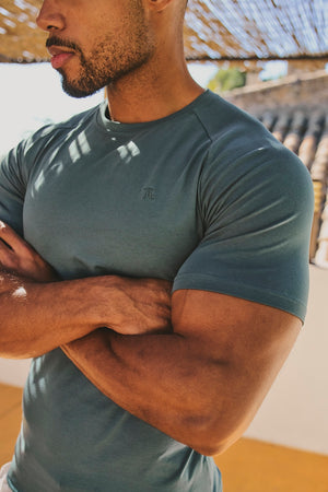 Muscle Fit T-Shirt in Dark Marine