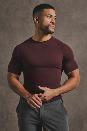 Muscle Fit T-Shirt in Bordeaux