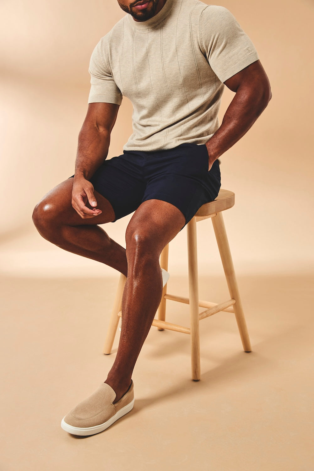 Muscle Fit Stretch Chino Shorts in Navy