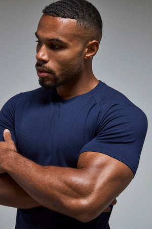 Muscle Fit Crew Neck T-Shirt in Navy