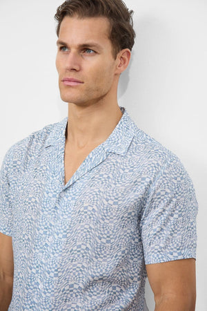 Printed Shirt in Blue Optical Geo - TAILORED ATHLETE - ROW