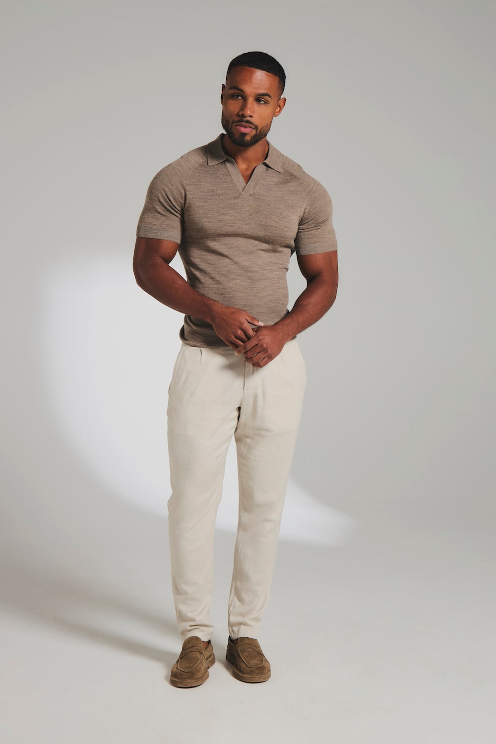 Extra Fine Merino Wool Knitted Open Collar Polo Shirt in Camel Marl
