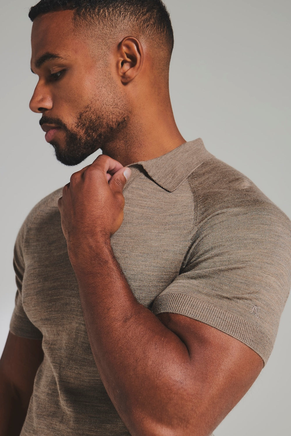 Extra Fine Merino Wool Knitted Open Collar Polo Shirt in Camel Marl