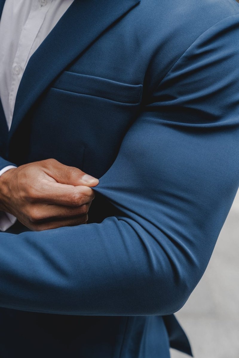 True Muscle Fit Tech Suit Jacket in Navy - TAILORED ATHLETE - ROW