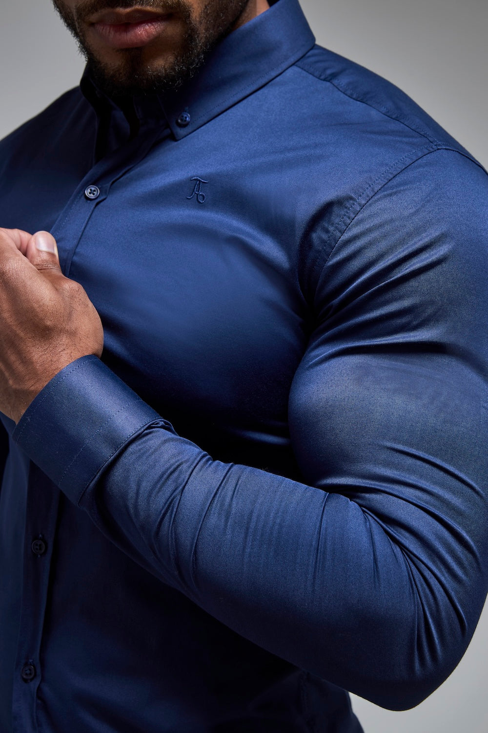 Muscle Fit Signature Shirt 2.0 in French Navy