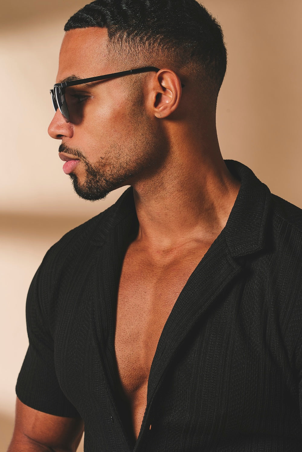 Stripe Patterned Cuban Collar Shirt in Black