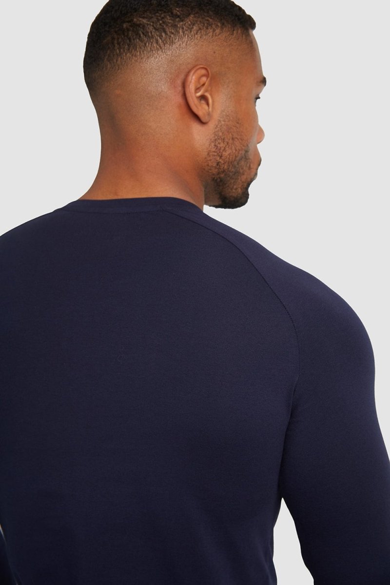 Muscle Fit T-Shirt in Navy - TAILORED ATHLETE - ROW