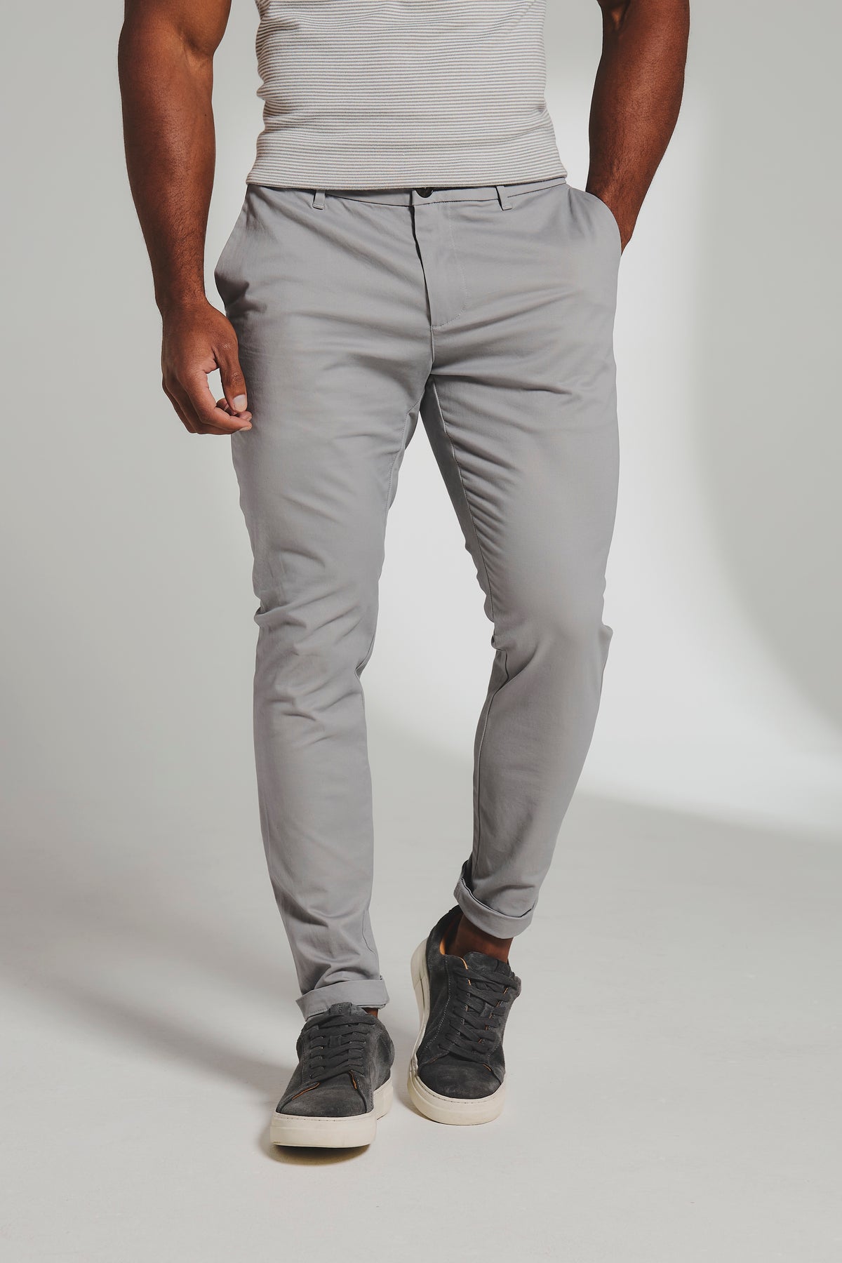 Muscle Fit Cotton Stretch Chino Trouser in Pale Grey