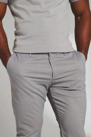 Muscle Fit Cotton Stretch Chino Trouser in Pale Grey