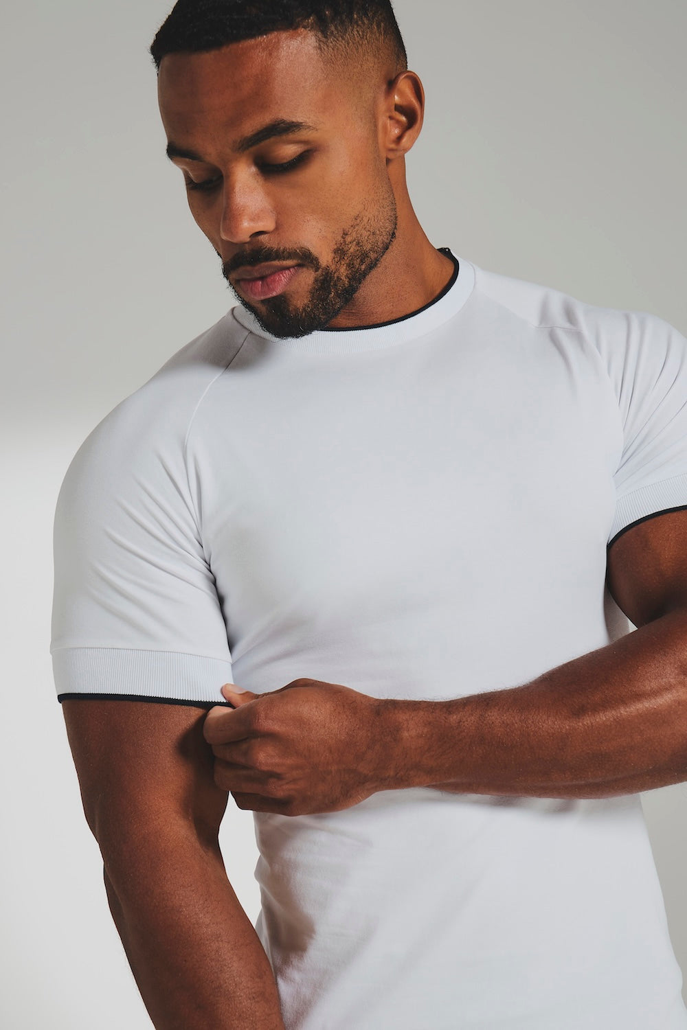 Fine Tipped T-Shirt in White with Navy Trim