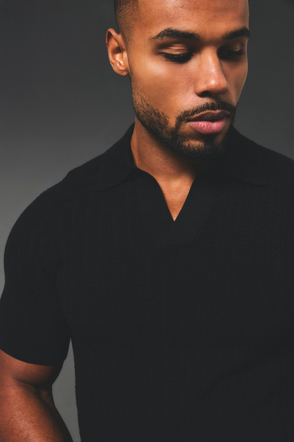 Vertical Stripe Knitted Open Collar Polo Shirt in Black