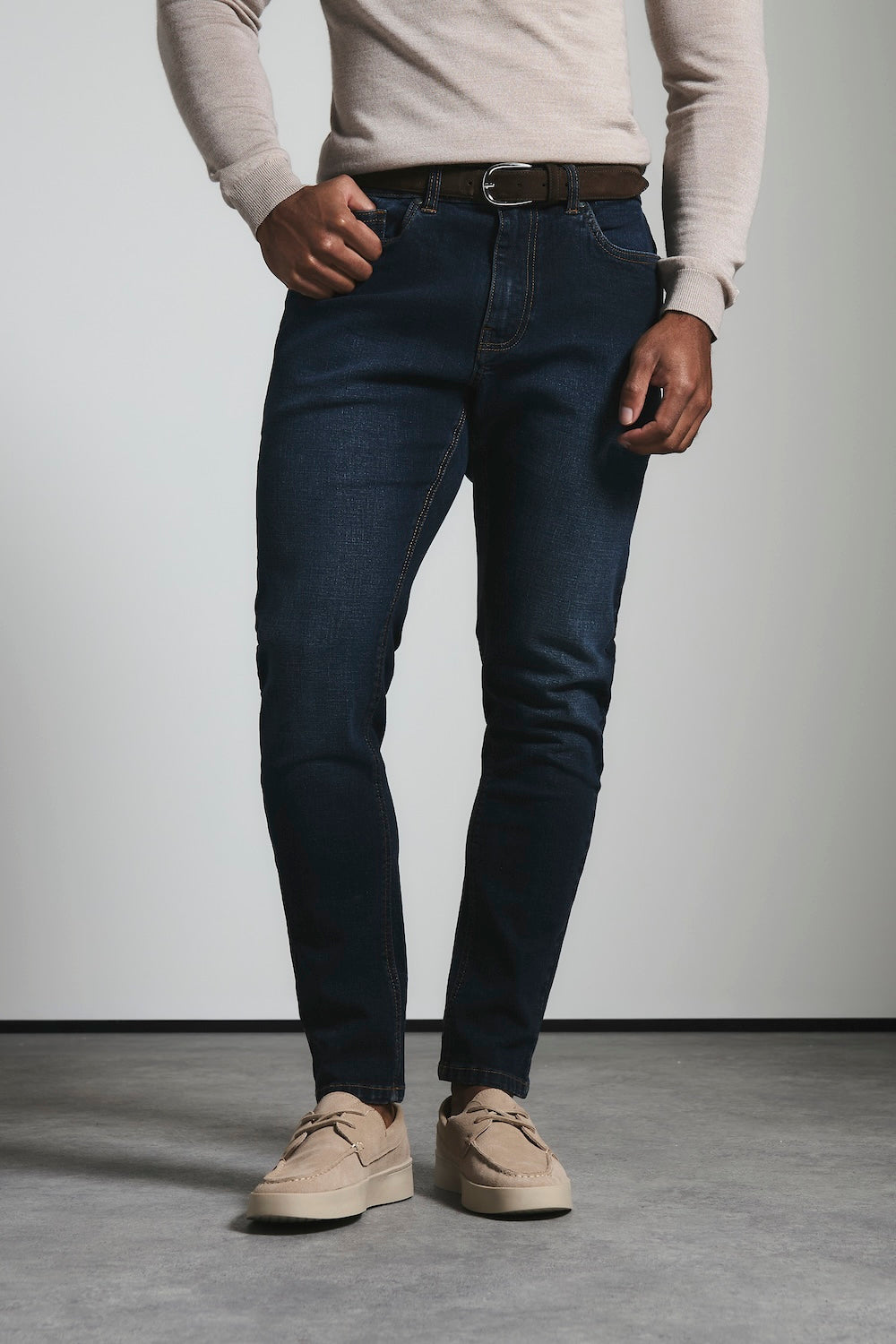 Muscle Fit Stretch Jeans in Dark Blue