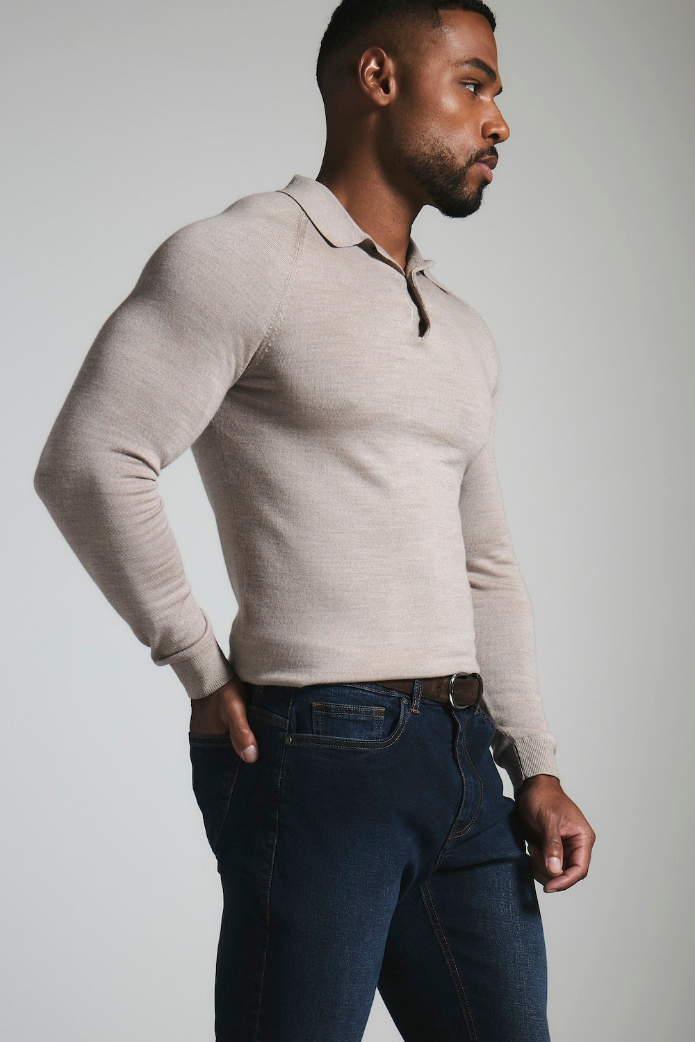 Muscle Fit Stretch Jeans in Dark Blue