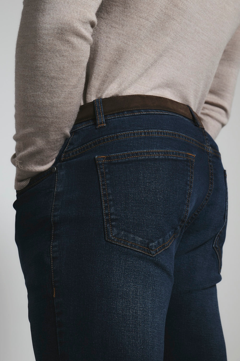 Muscle Fit Stretch Jeans in Dark Blue