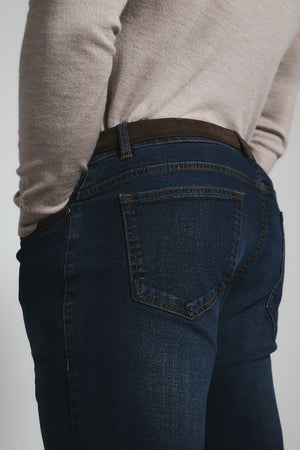 Muscle Fit Stretch Jeans in Dark Blue