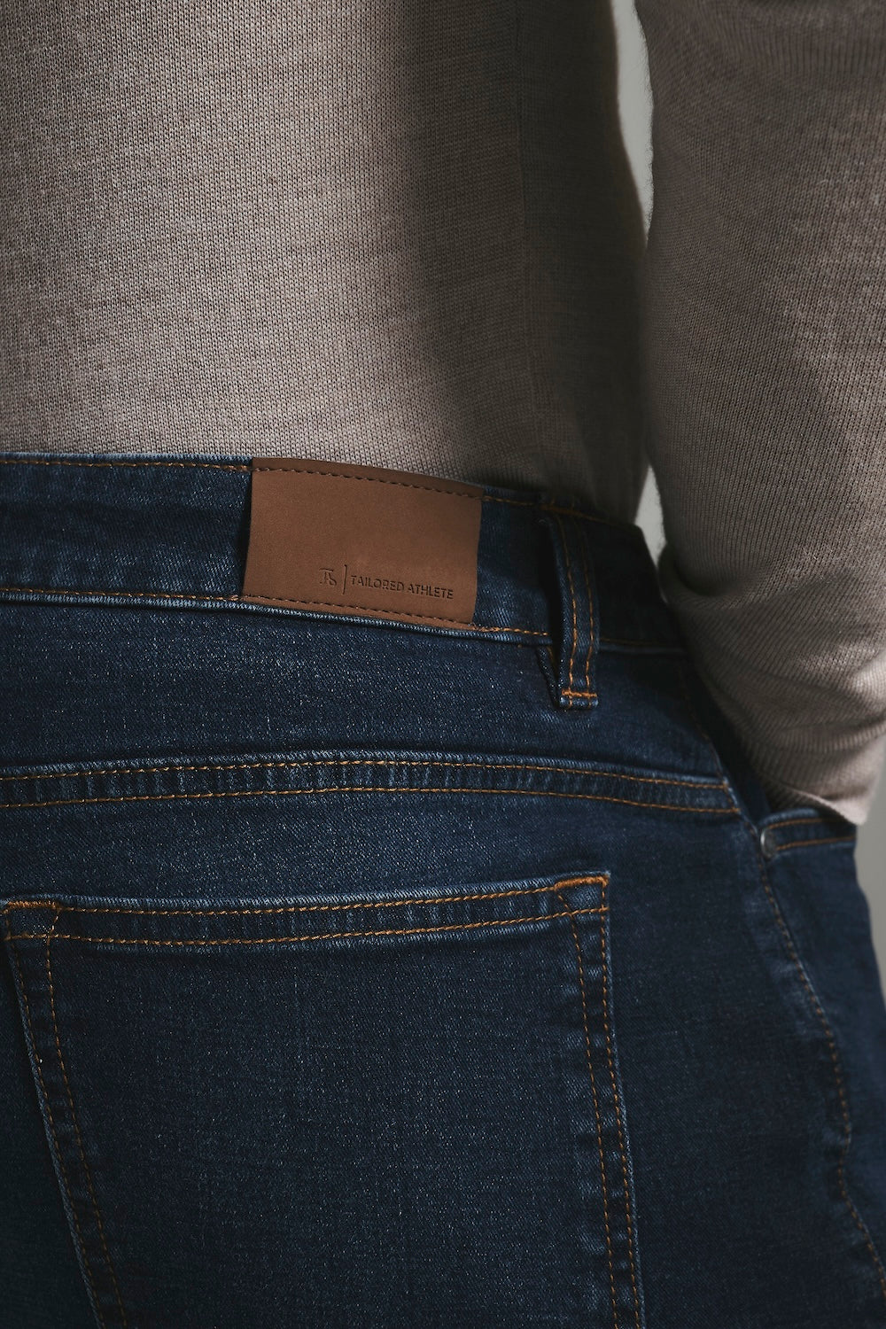 Muscle Fit Stretch Jeans in Dark Blue