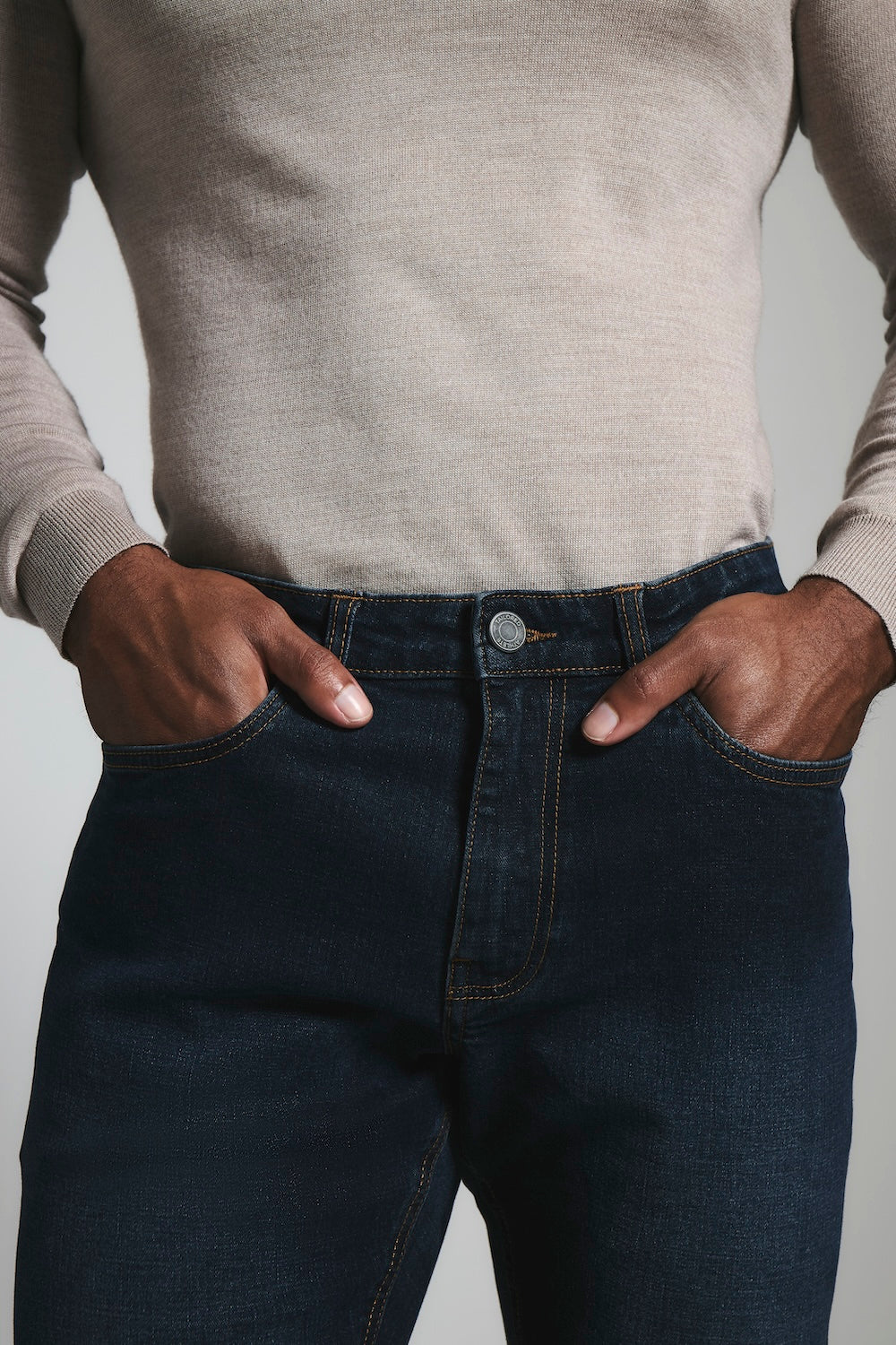 Muscle Fit Stretch Jeans in Dark Blue