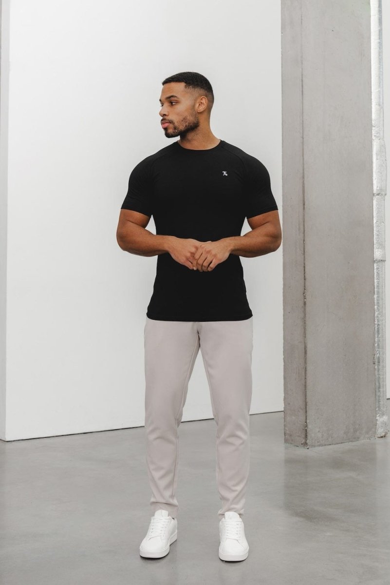 Premium Muscle Fit T-Shirt in Black - TAILORED ATHLETE - ROW