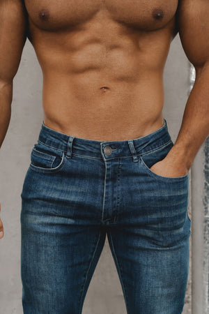 Muscle Fit Jeans in Mid Blue