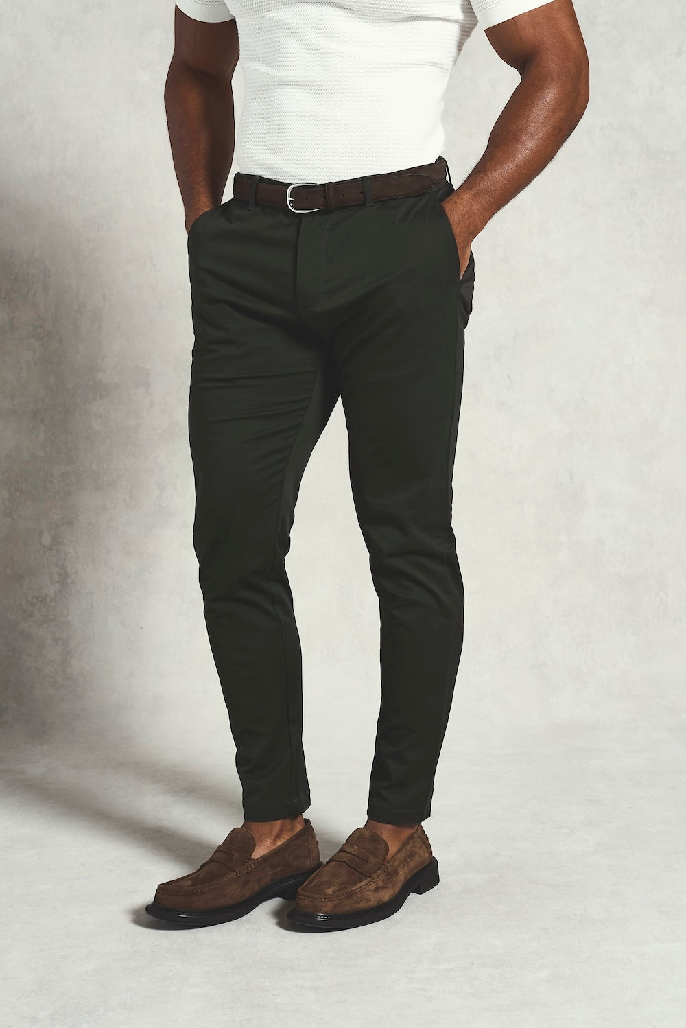 Muscle Fit Cotton Stretch Chino Trouser in Dark Khaki