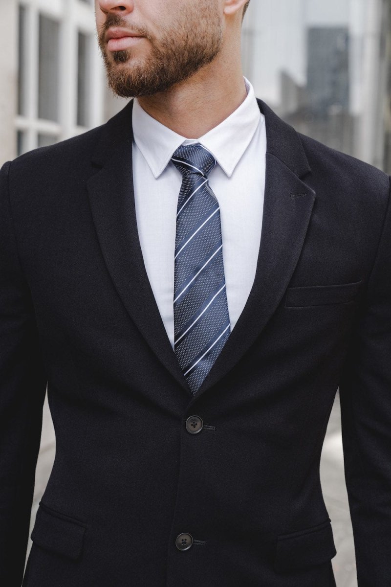 True Muscle Fit Suit Jacket in Black - TAILORED ATHLETE - ROW