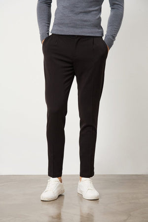 Pleat Side Adjuster Trousers in Black - TAILORED ATHLETE - ROW